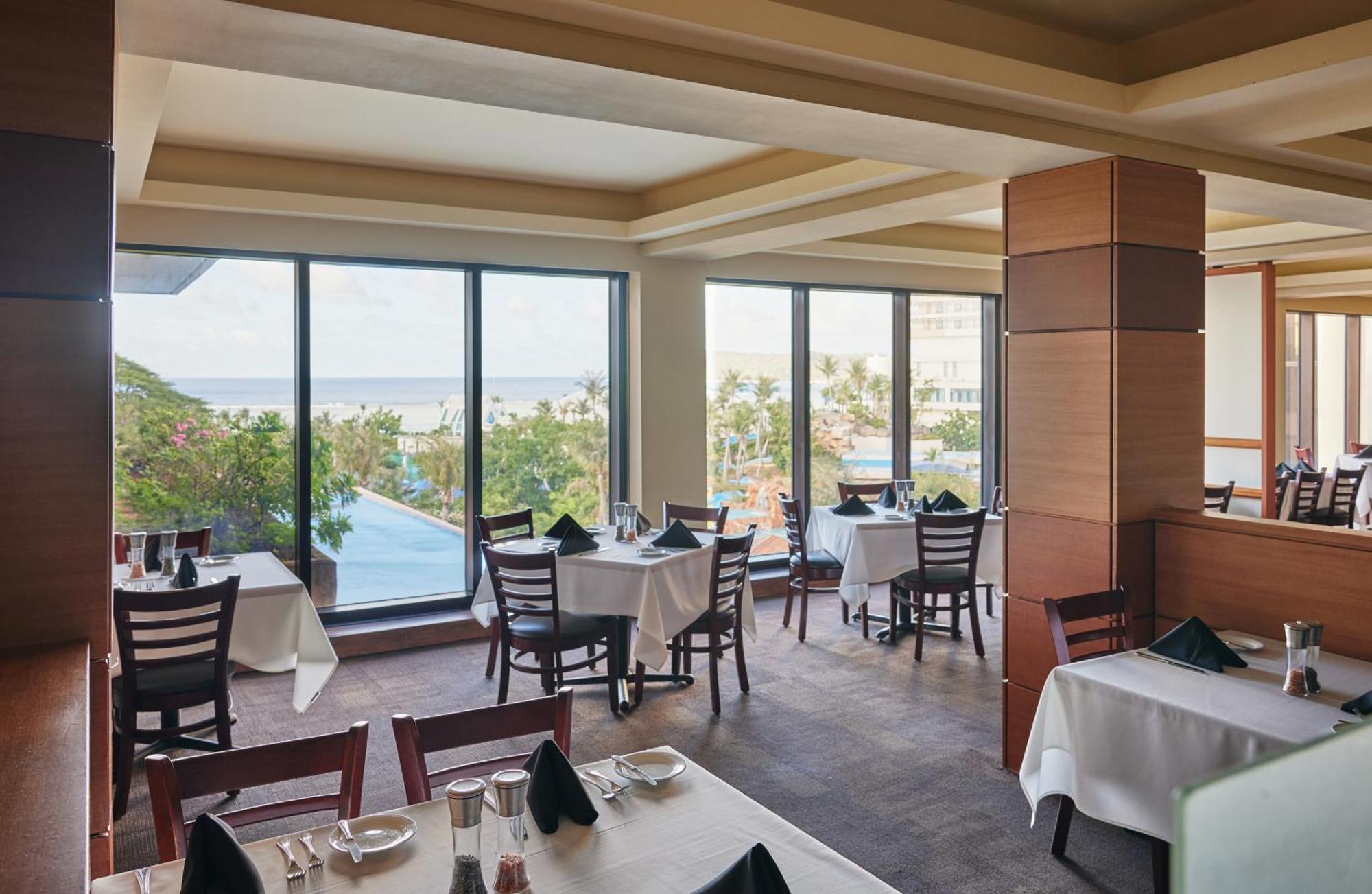 Отель Pacific Islands Club Guam Тумон Экстерьер фото
